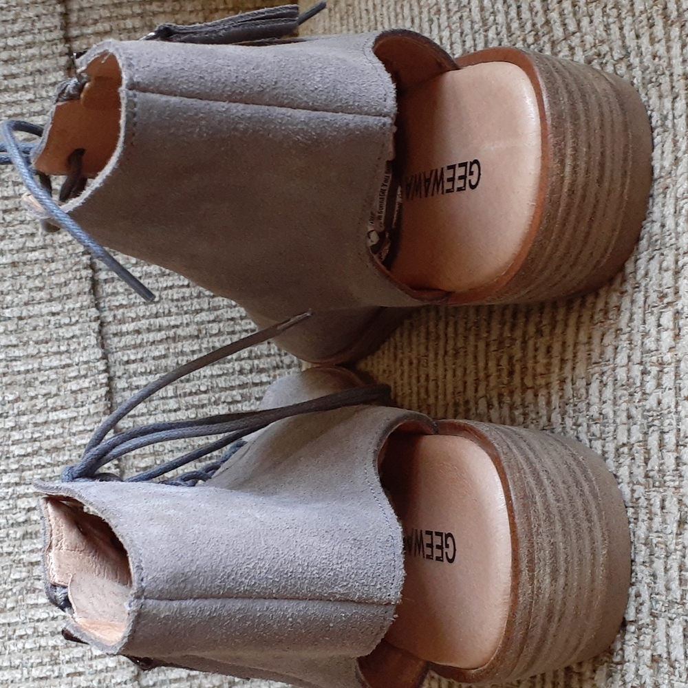 Geewawa Leather Sandals - Picture 3 of 8